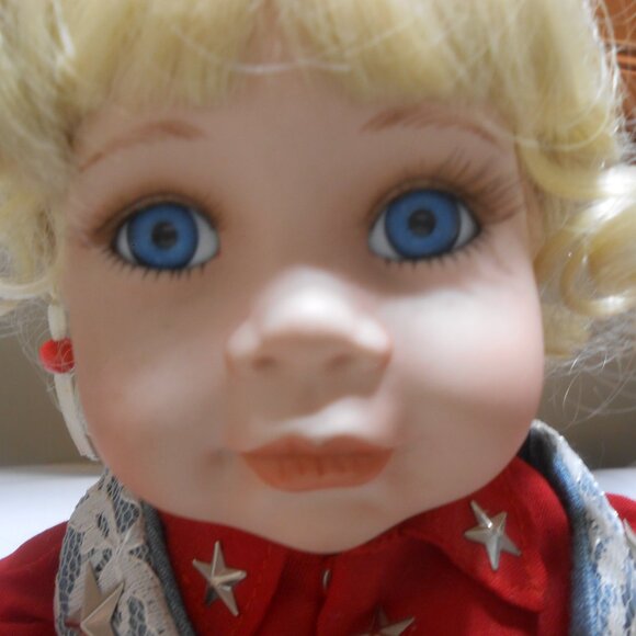 VTG BISQUE "DAKOTA" COWGIRL DOLL 15" JEAN OUTFIT RED BOOTS NO 3962B w/ STAND EUC - Picture 7 of 15